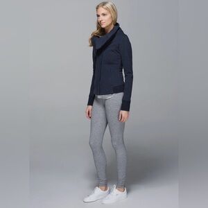 LULULEMON ATHLETIC KARMACOLLECTED SWEATER JACKET IN HEATHERED INKWELL. SIZE 6.